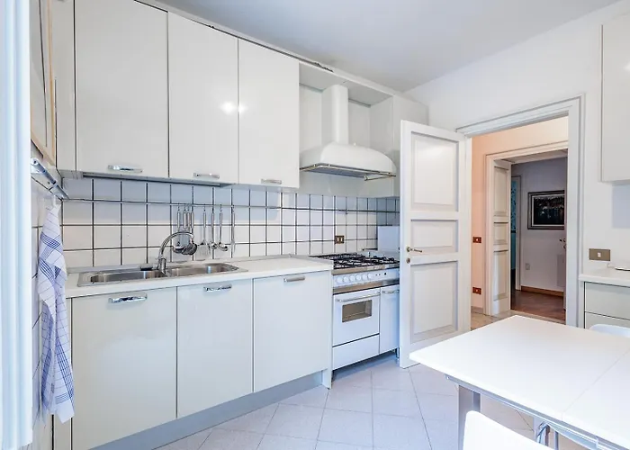 Guesthost - Liberty & Winter Garden Daire