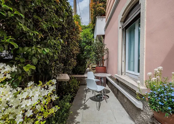 Guesthost - Liberty & Winter Garden Daire Bergamo