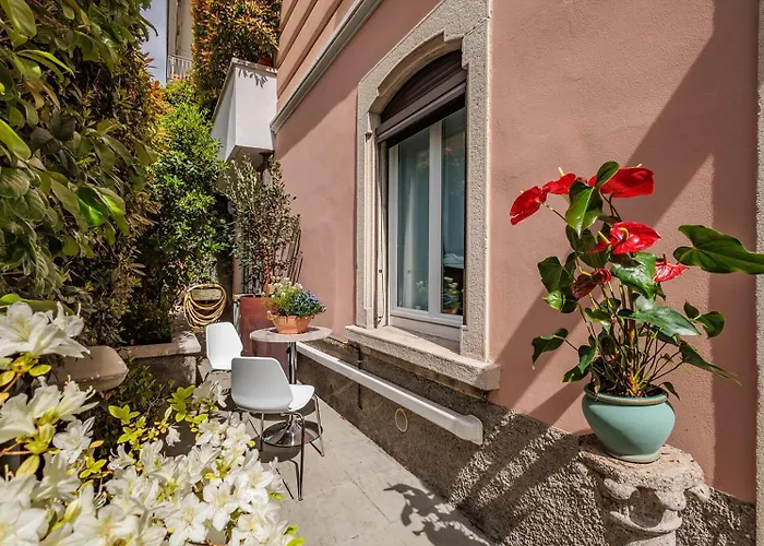 Guesthost - Liberty & Winter Garden Daire Bergamo